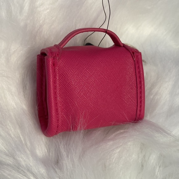 New GUESS Keychain - Picture 4 of 6